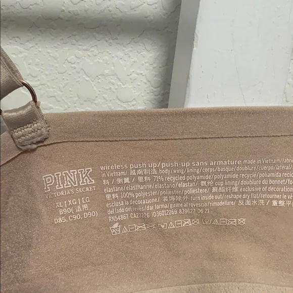 Pink Victoria’s Secret Wireless Push Up Cream Bra Size XL - Picture 2 of 3